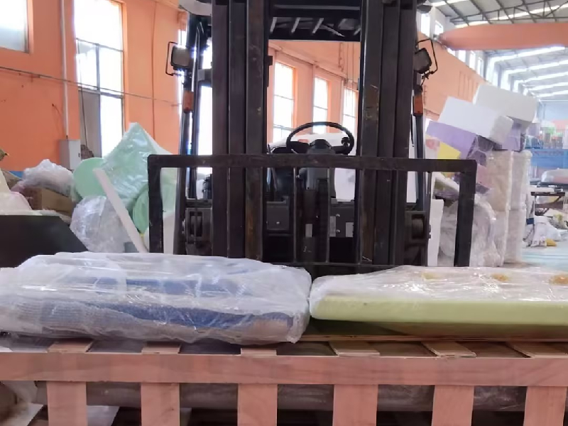 Factory-direct indoor playground equipment packing